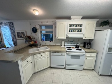 2002 Palm Harbor - Private Location - Fully Furnished - Move In - photo 8