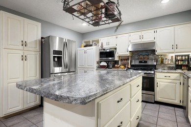 Spring River Bluff Estate: Eco-Friendly Luxury with Stunning - photo 11