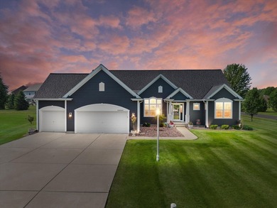 Okauchee Lake Home For Sale in Oconomowoc Wisconsin