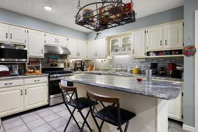 Spring River Bluff Estate: Eco-Friendly Luxury with Stunning - photo 12