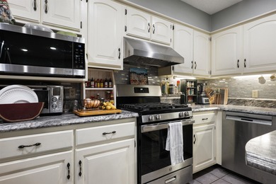 Spring River Bluff Estate: Eco-Friendly Luxury with Stunning - photo 13