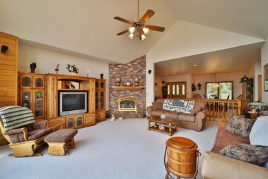 Magnificent Kabetogama Lake home on 14 acres. This custom-built - photo 13