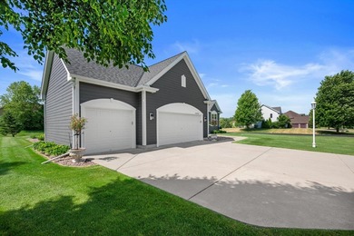 Nestled on a cul-de-sac in Westshore, this split-bedroom ranch - photo 4
