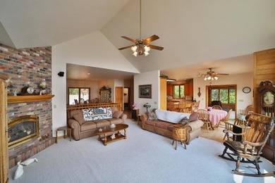 Magnificent Kabetogama Lake home on 14 acres. This custom-built - photo 14