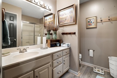 Spring River Bluff Estate: Eco-Friendly Luxury with Stunning - photo 19