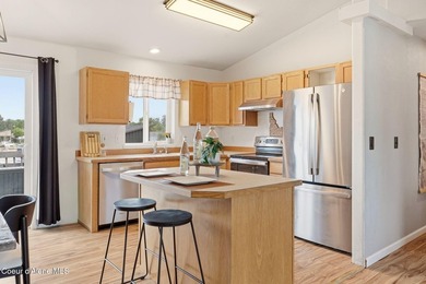 4-bedroom, 2-bath home with a large fenced backyard and no HOA - photo 10
