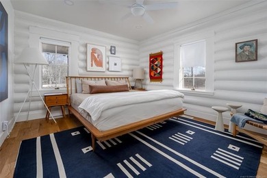 Rustic charm meets modern comfort in this beautifully log cabin - photo 20