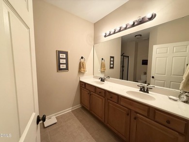 Live the good life in this gorgeous 2 bedroom/2 bathroom ONE - photo 20