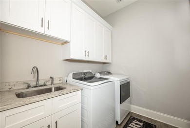 Welcome to Turtle Creek! This beautifully updated 5-bedroom - photo 25