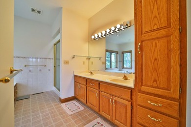 Magnificent Kabetogama Lake home on 14 acres. This custom-built - photo 25