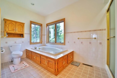 Magnificent Kabetogama Lake home on 14 acres. This custom-built - photo 26
