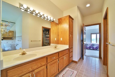 Magnificent Kabetogama Lake home on 14 acres. This custom-built - photo 27