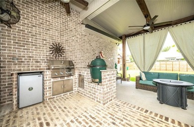 Welcome to Turtle Creek! This beautifully updated 5-bedroom - photo 28