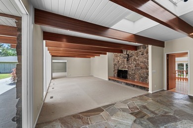 Tucked away behind a private tree-lined drive in one of - photo 8