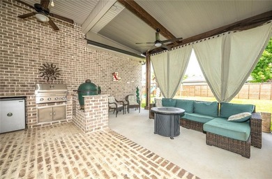 Welcome to Turtle Creek! This beautifully updated 5-bedroom - photo 29