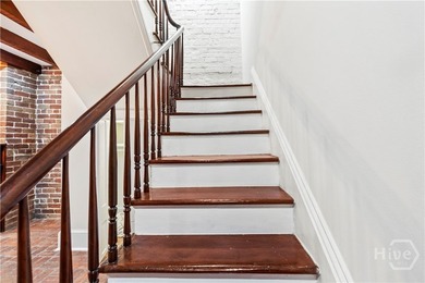 Stunning property where historic charm meets quiet luxury in the - photo 31