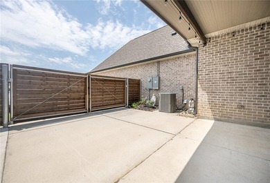 Welcome to Turtle Creek! This beautifully updated 5-bedroom - photo 33