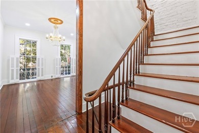Stunning property where historic charm meets quiet luxury in the - photo 33