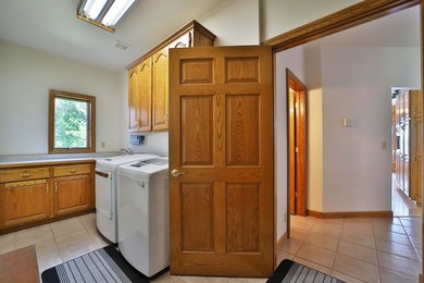 Magnificent Kabetogama Lake home on 14 acres. This custom-built - photo 39