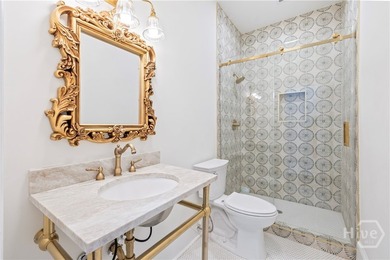 Stunning property where historic charm meets quiet luxury in the - photo 47