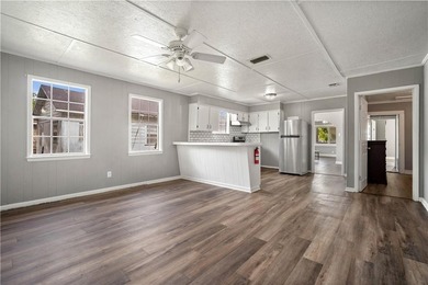 INVESTMENT OPPORTUNITY IN THE HEART OF MOBILE! This previously - photo 10