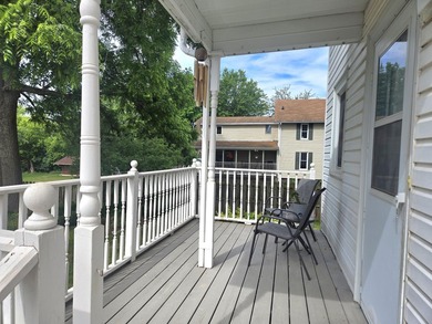 Charming 4-bedroom home with lovely river views and warm - photo 6