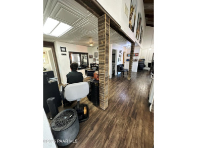 Perfect commercial building situated for 1 or two tenants, with