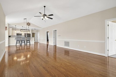 Don't miss this beautifully maintained top-floor end-unit condo - photo 16