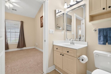 Don't miss this beautifully maintained top-floor end-unit condo - photo 24