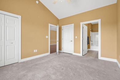 Don't miss this beautifully maintained top-floor end-unit condo - photo 28
