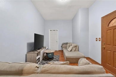 JUST LISTED! 6-UNIT MULTI-FAMILY BUILDING | 12 BEDROOMS, 6 - photo 8