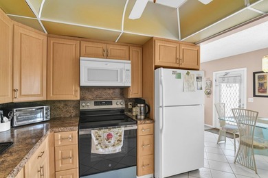 Spacious 4th floor Condo 2 br 2 bath This condo is Fully - photo 15