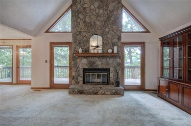 Your Lakeside Sanctuary Awaits: Discover unparalleled lakeside - photo 17