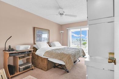 Spacious 4th floor Condo 2 br 2 bath This condo is Fully - photo 21