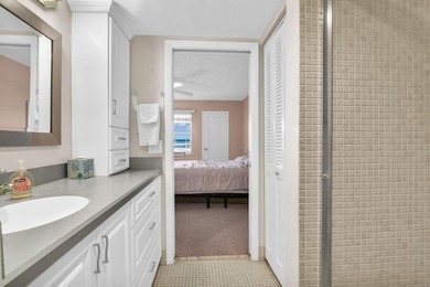 Spacious 4th floor Condo 2 br 2 bath This condo is Fully - photo 35