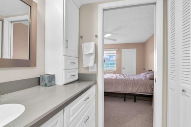 Spacious 4th floor Condo 2 br 2 bath This condo is Fully - photo 37