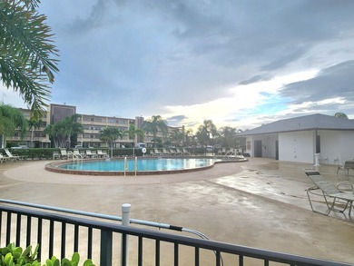Spacious 4th floor Condo 2 br 2 bath This condo is Fully - photo 42