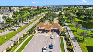 Spacious 4th floor Condo 2 br 2 bath This condo is Fully - photo 44