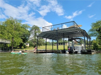 Lake Lanier Home For Sale in Gainesville Georgia