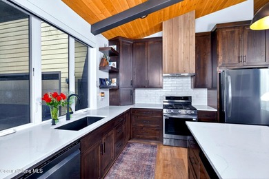 SPECTACULAR lake waterfront access with GIGANTIC lake views and - photo 9