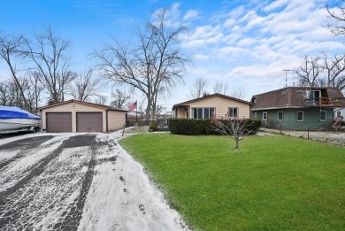 Lake Home For Sale in Antioch, Illinois