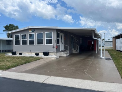 (private lake, pond, creek) Home For Sale in Largo Florida