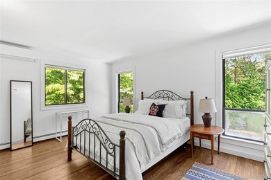 Tucked away saltbox home with an inground pool and abundant - photo 12