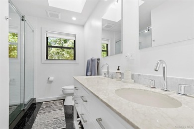 Tucked away saltbox home with an inground pool and abundant - photo 16