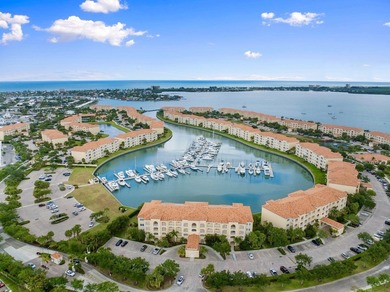 It's all about the view! Enjoy breathtaking marina vistas and - photo 31