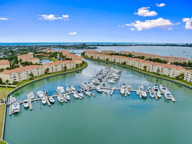 It's all about the view! Enjoy breathtaking marina vistas and - photo 34