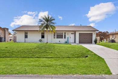 Move in ready, NEW ROOF, Motivated seller! This 3 bed, 2 bath, 1 - photo 1