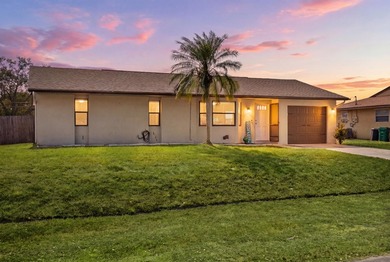 Move in ready, NEW ROOF, Motivated seller! This 3 bed, 2 bath, 1 - photo 2