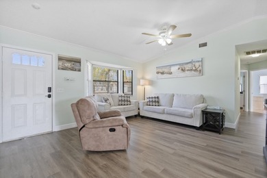Move in ready, NEW ROOF, Motivated seller! This 3 bed, 2 bath, 1 - photo 4