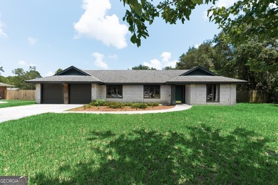 Plenty of space welcomes you in this 4/5 bedroom 2.5 bath home - photo 1